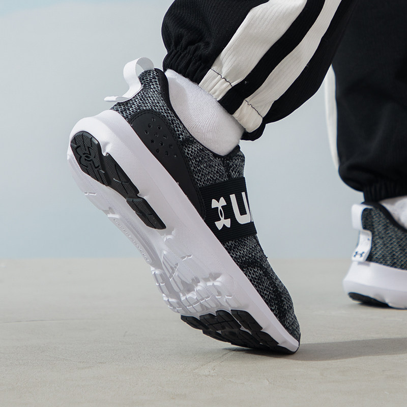 2026 언더아머 3026507 001 여성용 러닝화  - Knit Fabric Lace Up Sneakers 리뷰 및 가격