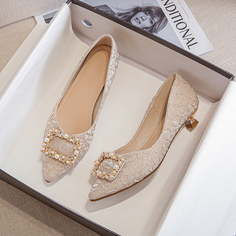 아이보리 텍스처드 새틴 포인티드 토 키튼 힐 펌프스,  - Women'S Shoes 리뷰 및 가격